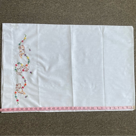 Vintage Dan River Dantrel Embroidered Cat Pillowcases - Picture 7 of 12
